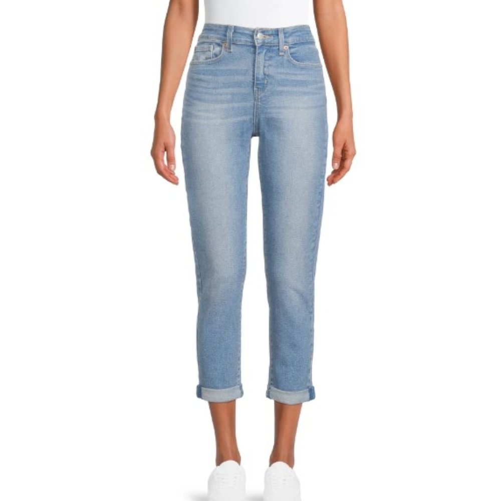 Signature by Levi Strauss & Co.™ Women's Mid Rise Slim Fit Boyfriend Jeans